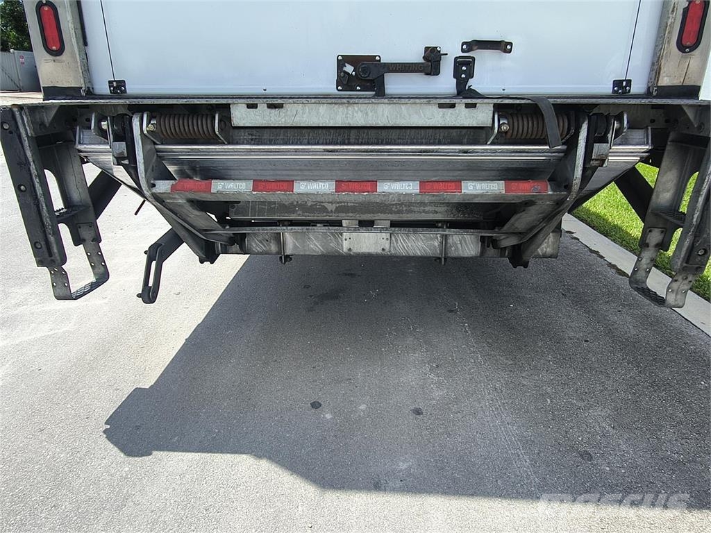 Hino 338 Camiones con caja de remolque