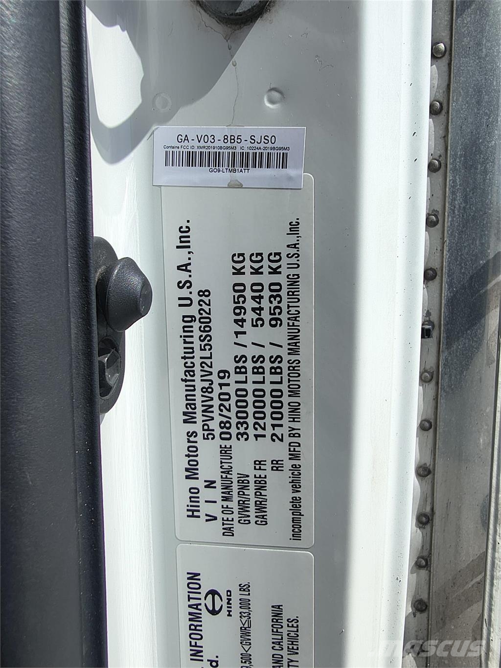 Hino 338 Camiones con caja de remolque