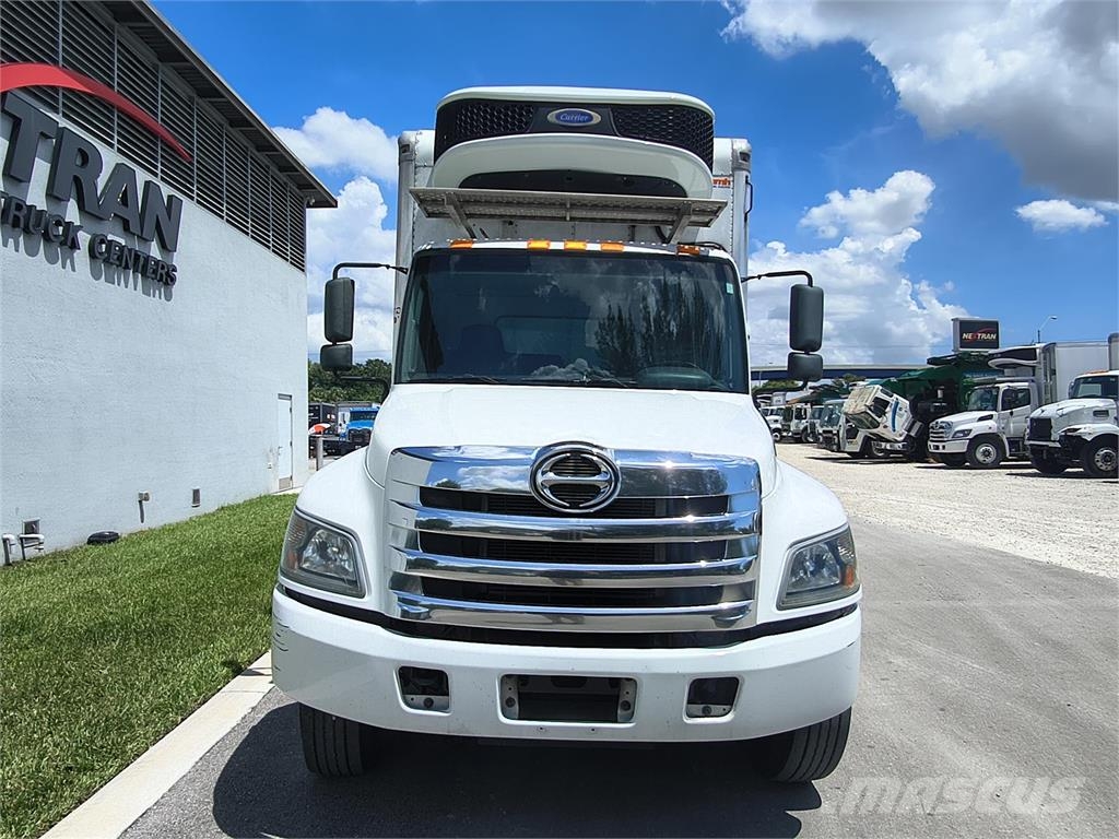 Hino 338 Camiones con caja de remolque