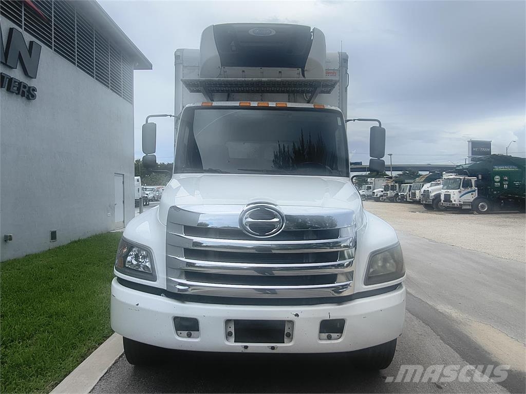 Hino 338 Furgons