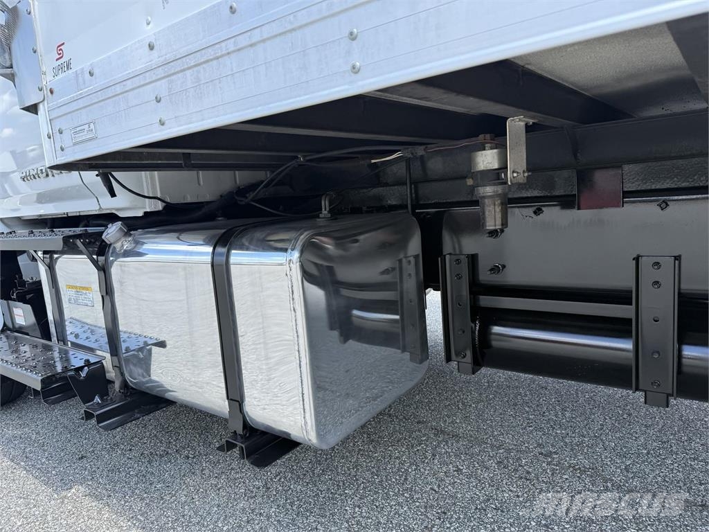 Hino L6 Bakwagens met gesloten opbouw