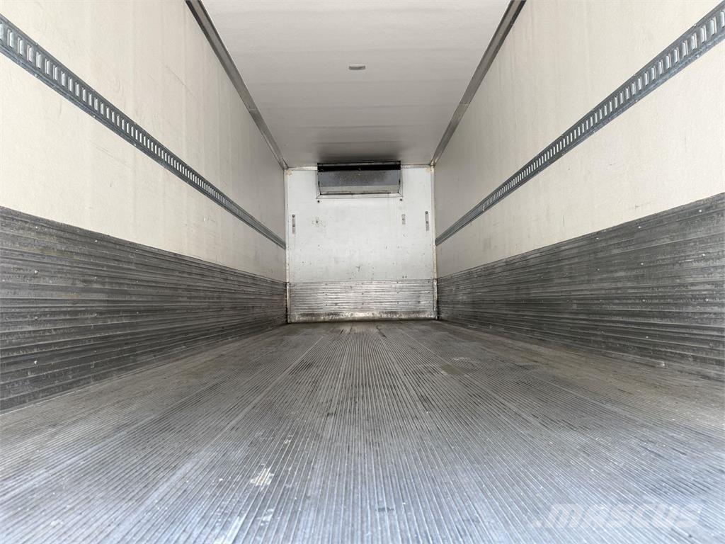 Hino L6 Bakwagens met gesloten opbouw
