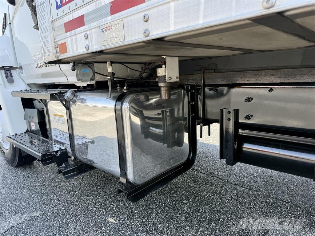 Hino L6 Bakwagens met gesloten opbouw