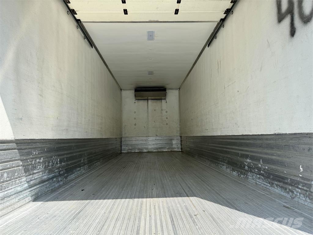 Hino L6 Bakwagens met gesloten opbouw