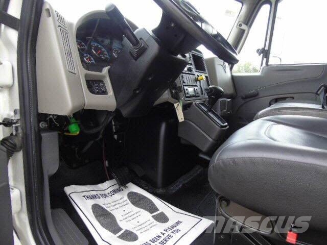 International 4300 24' REF CL Camiones caja cerrada