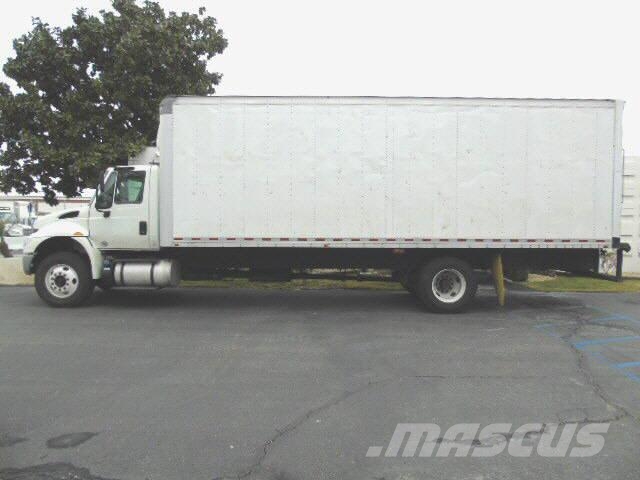 International 4300 26' CLASS Camiones caja cerrada