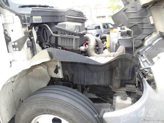 International 4300 26' CLASS Camiones caja cerrada