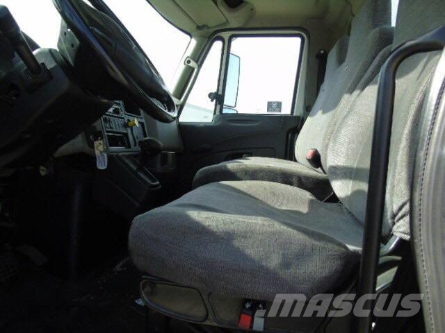 International 4300 C+C 平板车