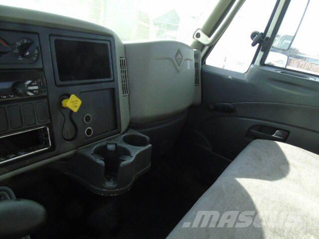 International 4300 C+C 平板车