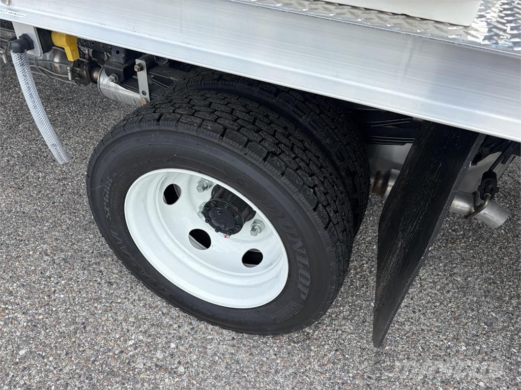 Isuzu NPR-1F104 Autotractoare