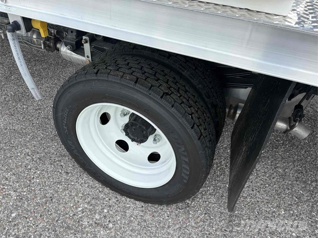 Isuzu NPR-1F104 Autotractoare