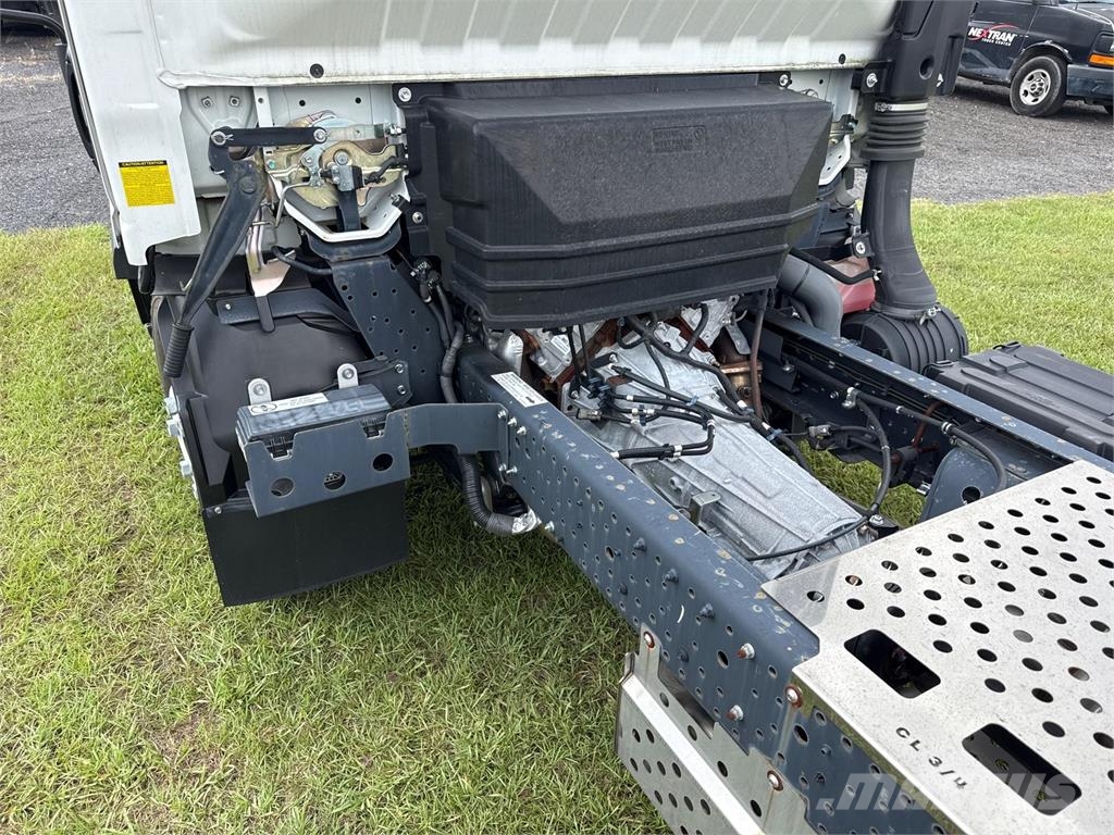 Isuzu NPR-1F404 Шасси с кабиной