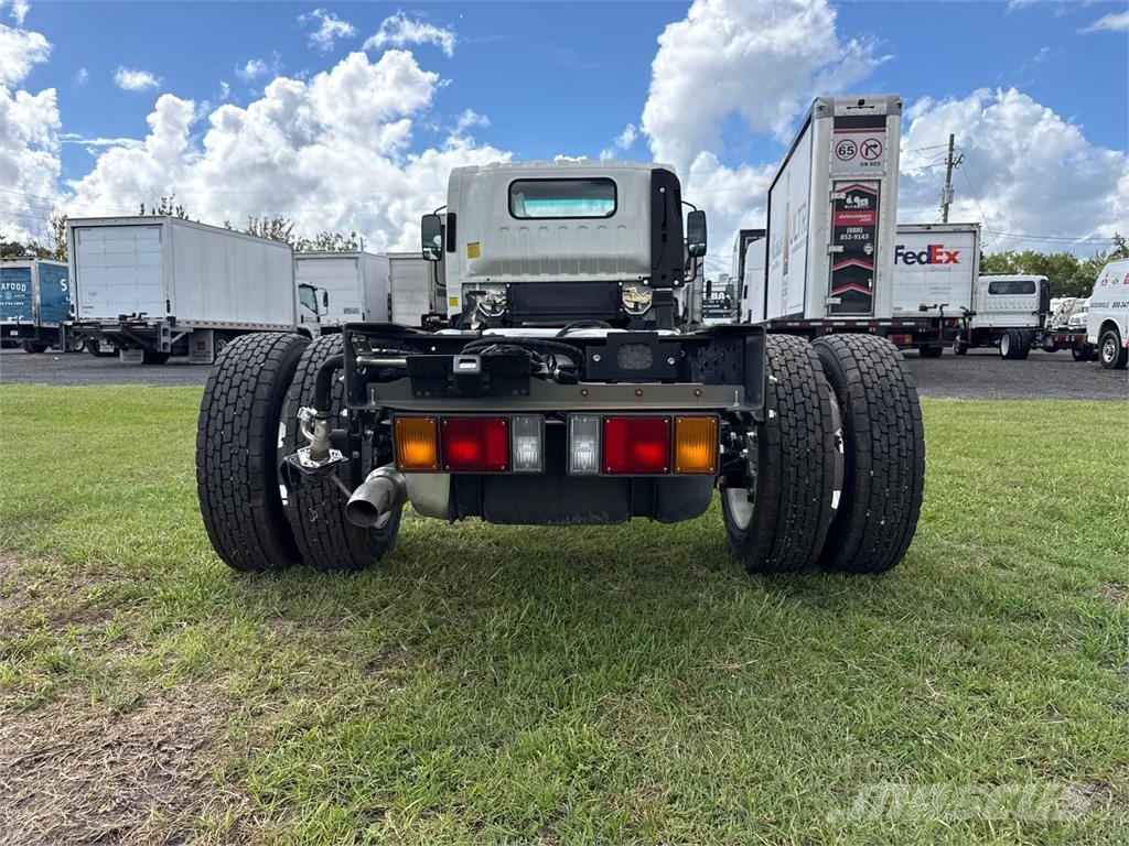Isuzu NPR-1F404 Шасси с кабиной
