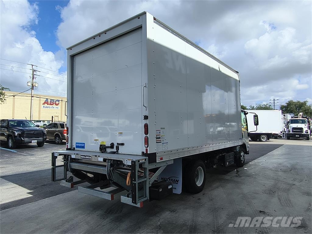 Isuzu NPR-3F324 Bakwagens met gesloten opbouw