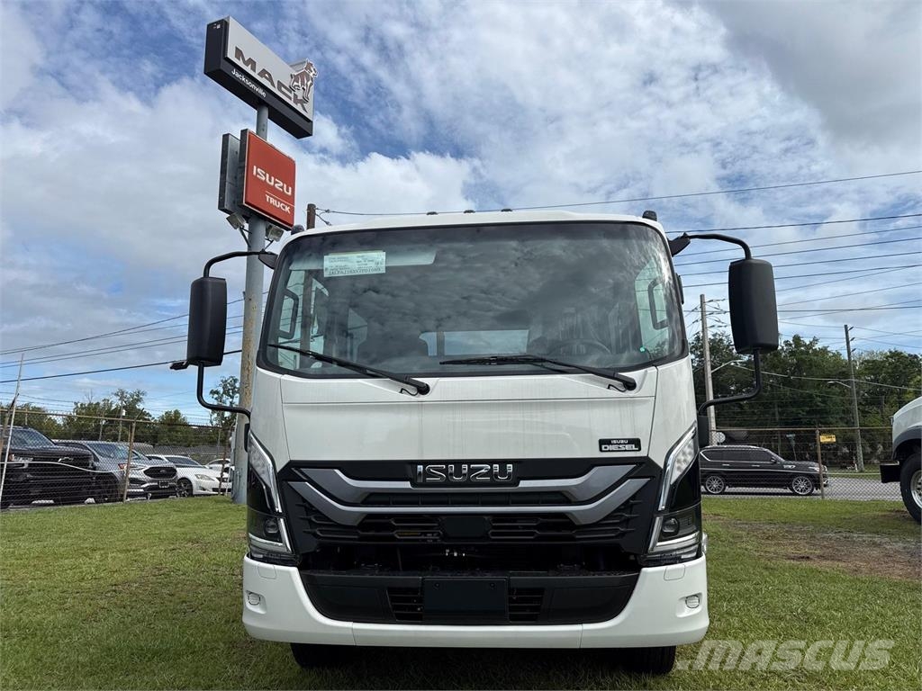 Isuzu NRR-3V454 شاحنات بمقصورة وهيكل