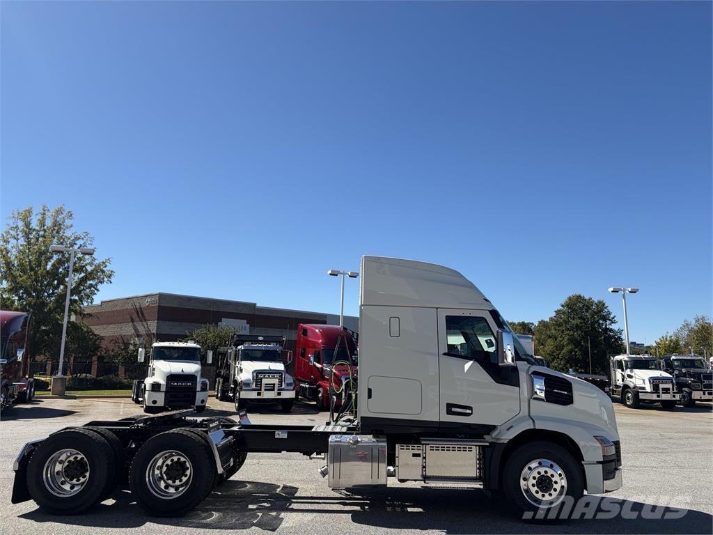 Mack AN64T Sadulveokid