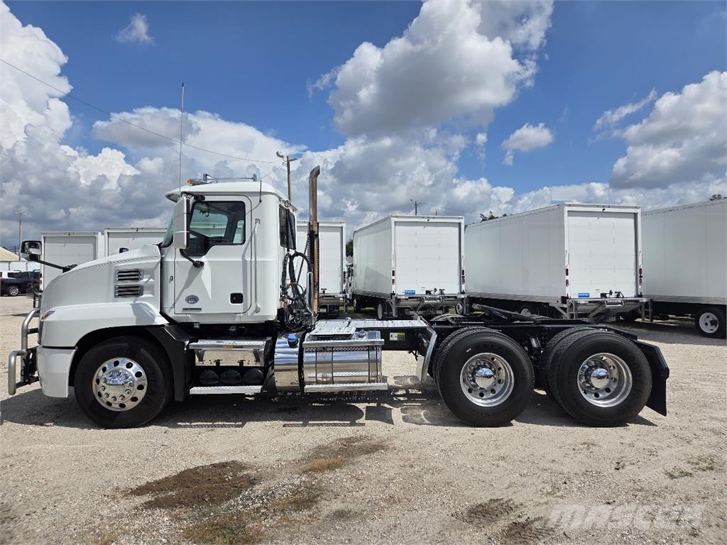 Mack AN64T Тягачі