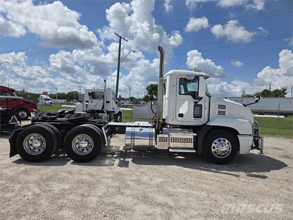 Mack AN64T Тягачі