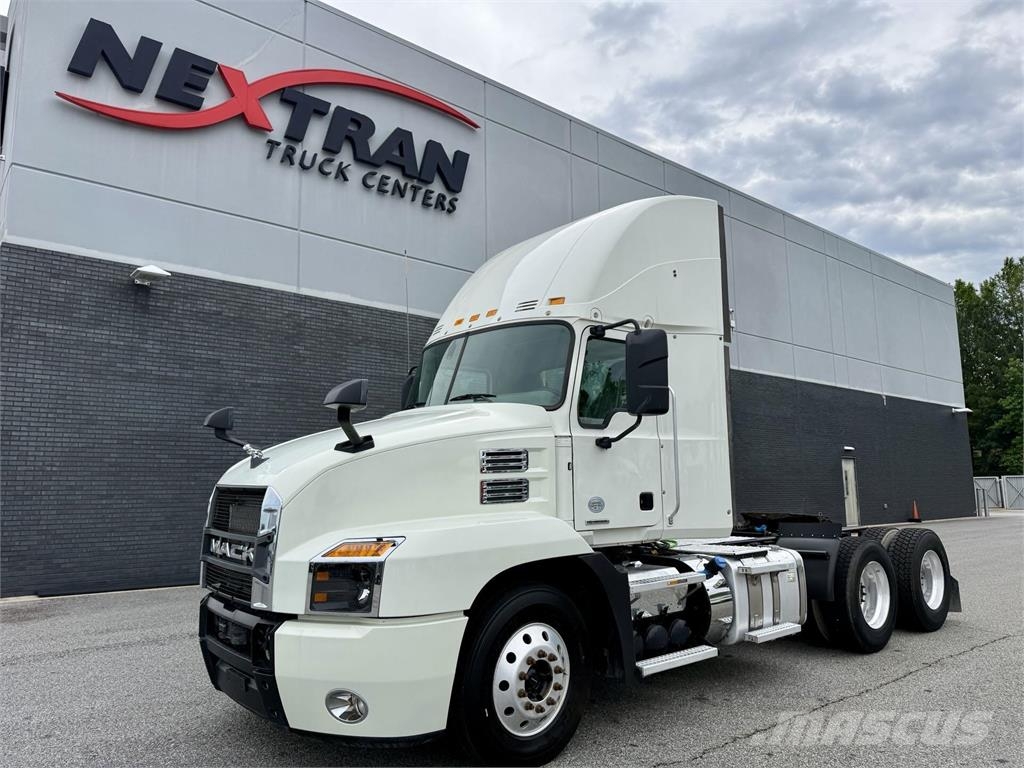 Mack AN64T Prime Movers