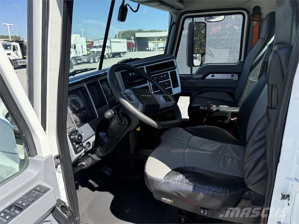Mack AN64T وحدات الجر