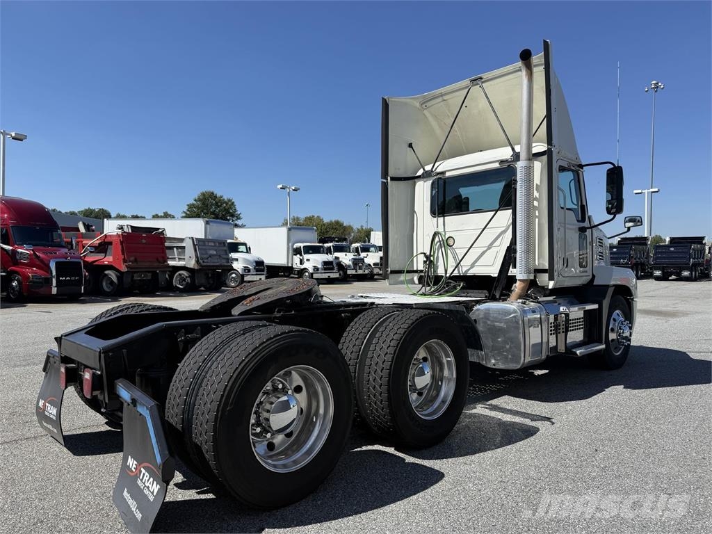 Mack AN64T وحدات الجر