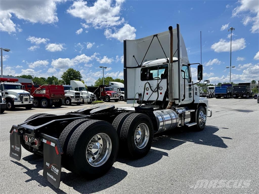 Mack AN64T Prime Movers