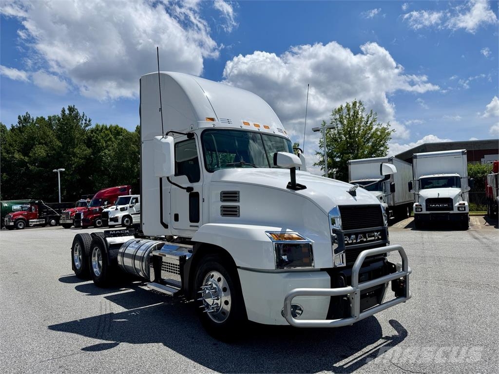 Mack AN64T Prime Movers