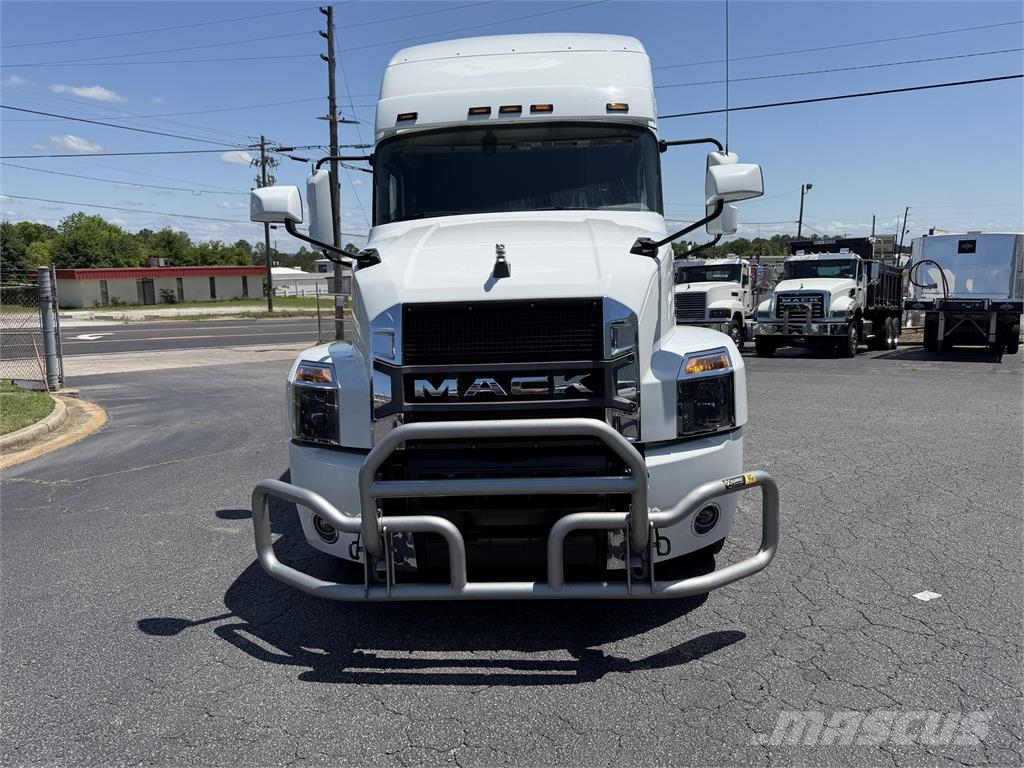 Mack AN64T Prime Movers