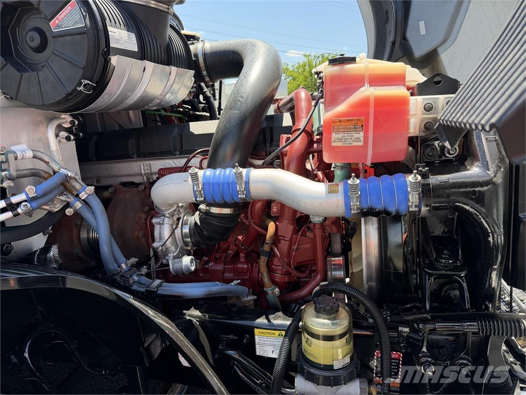 Mack AN64T Prime Movers