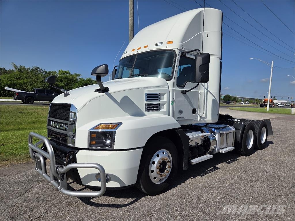 Mack AN64T Тягачі
