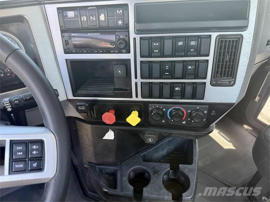 Mack AN64T Тягачі