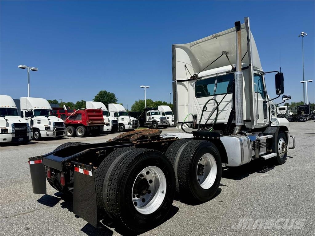 Mack AN64T Тягачі
