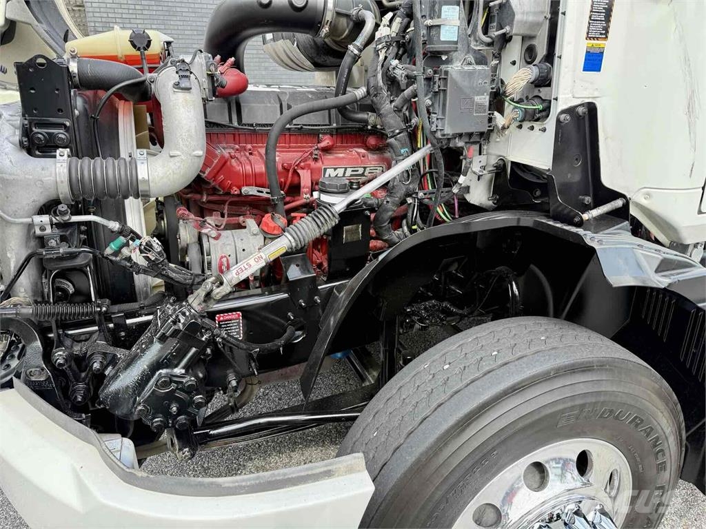 Mack AN64T Sattelzugmaschinen