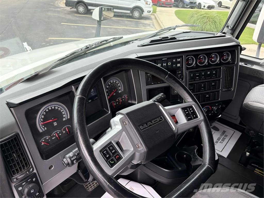 Mack AN64T Sattelzugmaschinen