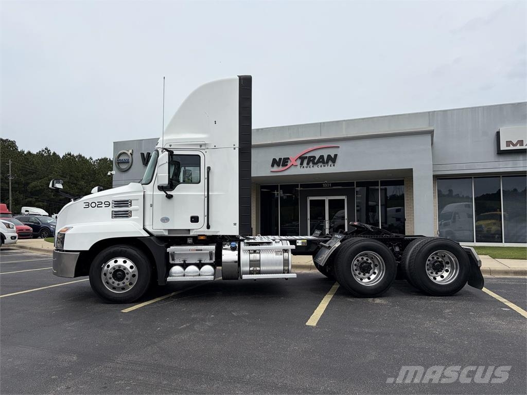 Mack AN64T Vlačilci