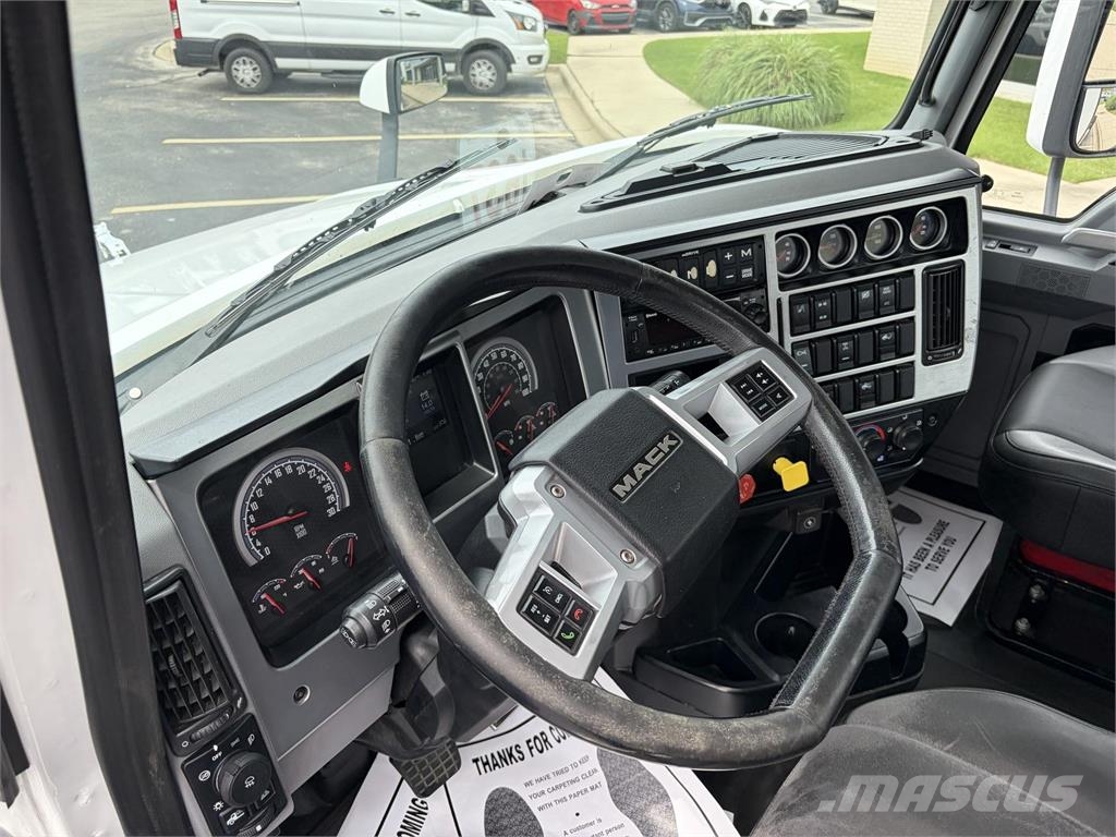 Mack AN64T Vlačilci
