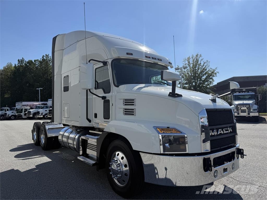 Mack AN64T Vlačilci