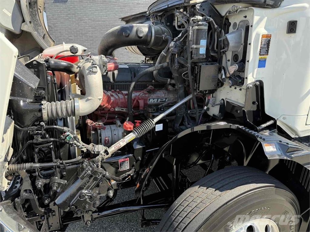 Mack AN64T Vlačilci