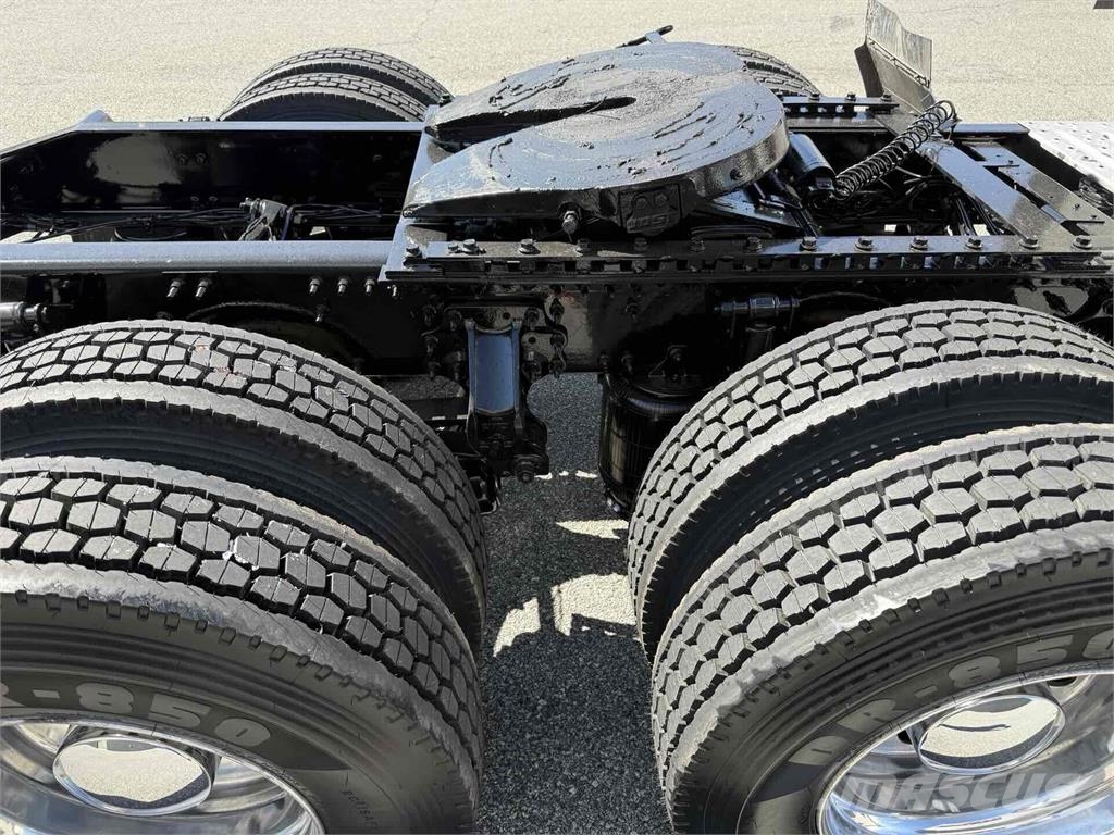 Mack AN64T Vlačilci