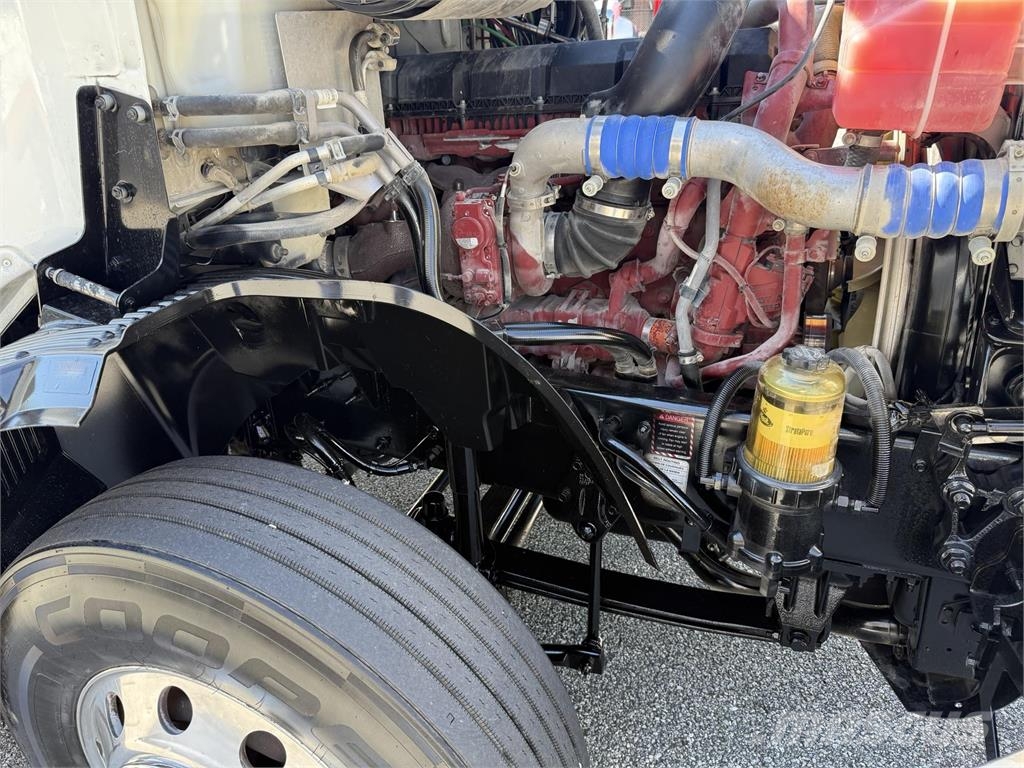 Mack AN64T Vlačilci