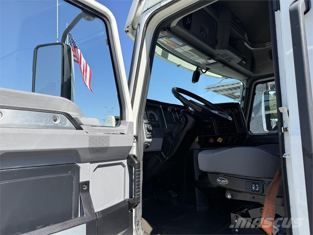 Mack AN64T Vlačilci