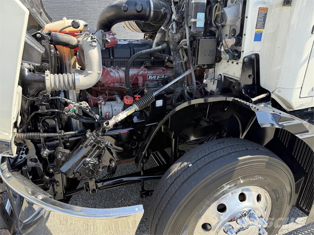 Mack AN64T Vlačilci