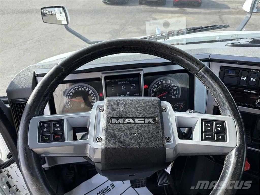 Mack AN64T Vlačilci