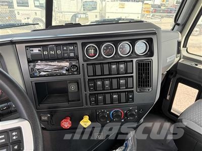 Mack AN64T Sattelzugmaschinen