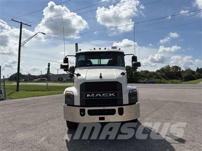 Mack AN64T Sattelzugmaschinen