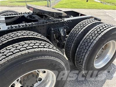 Mack AN64T Sattelzugmaschinen