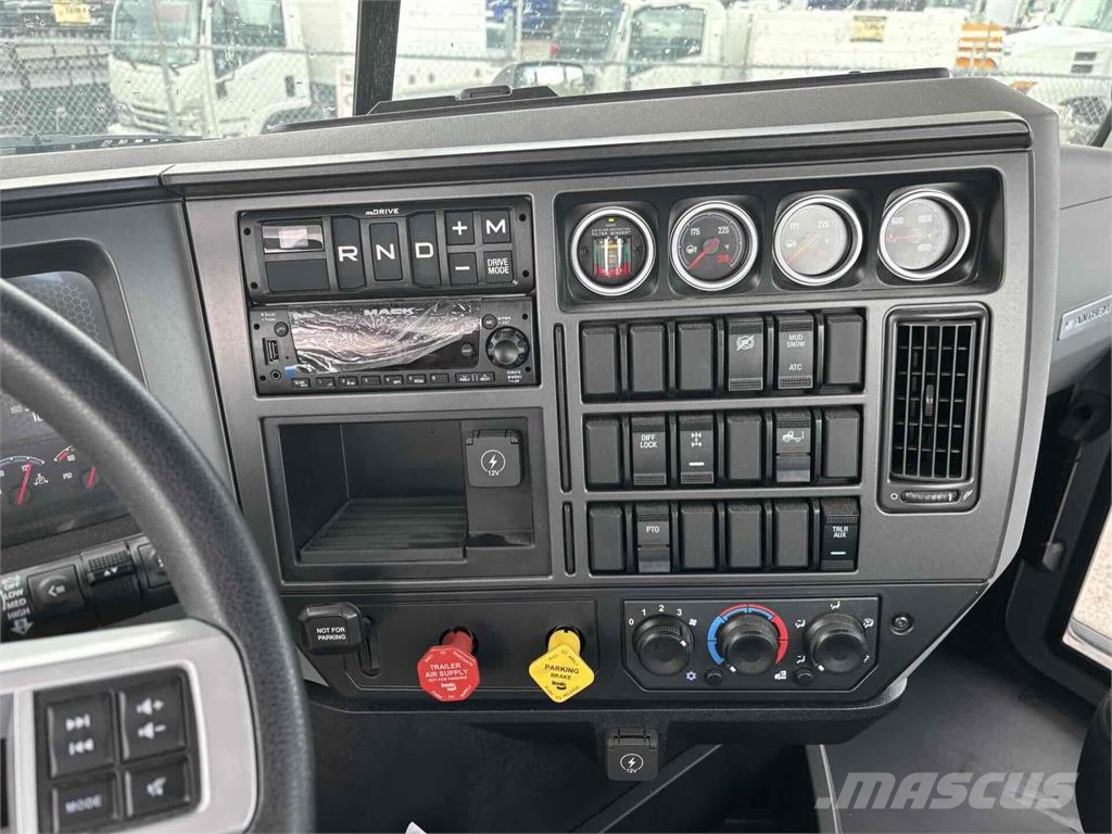 Mack AN64T Ťahače