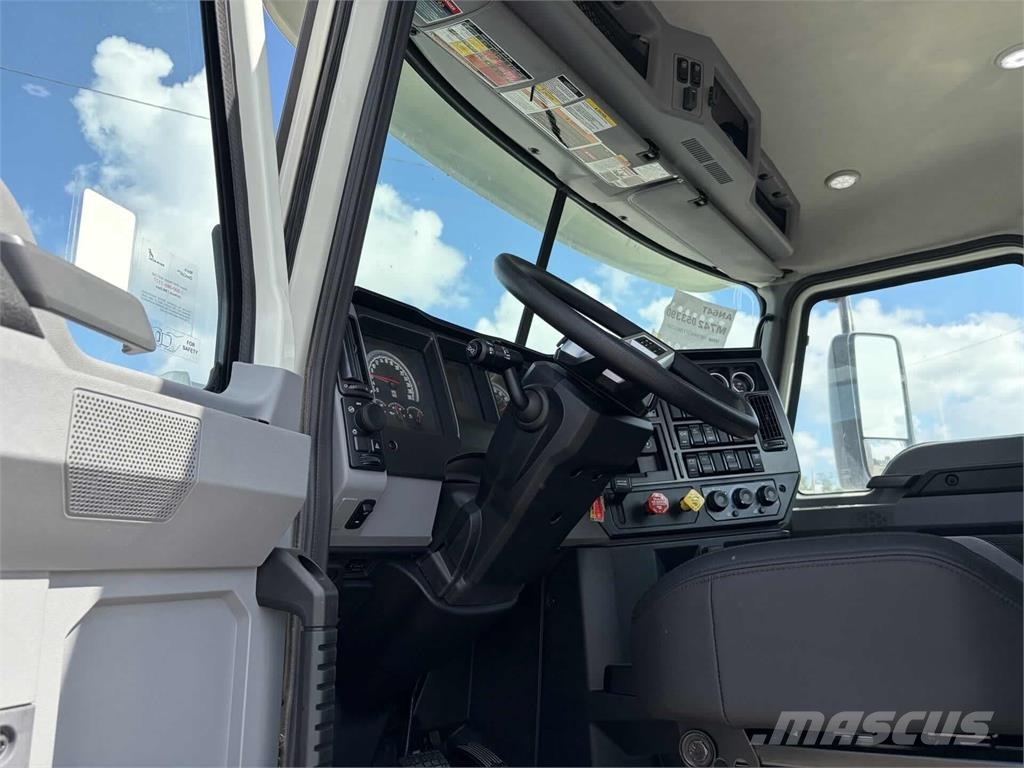 Mack AN64T Ťahače