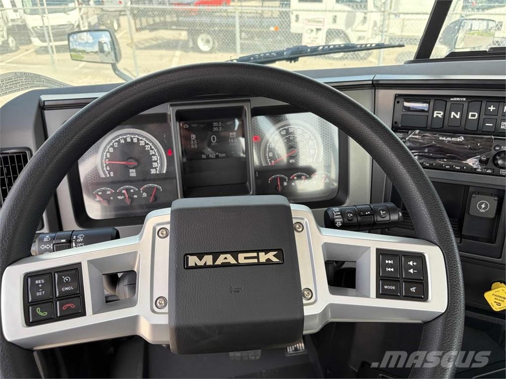 Mack AN64T Ťahače
