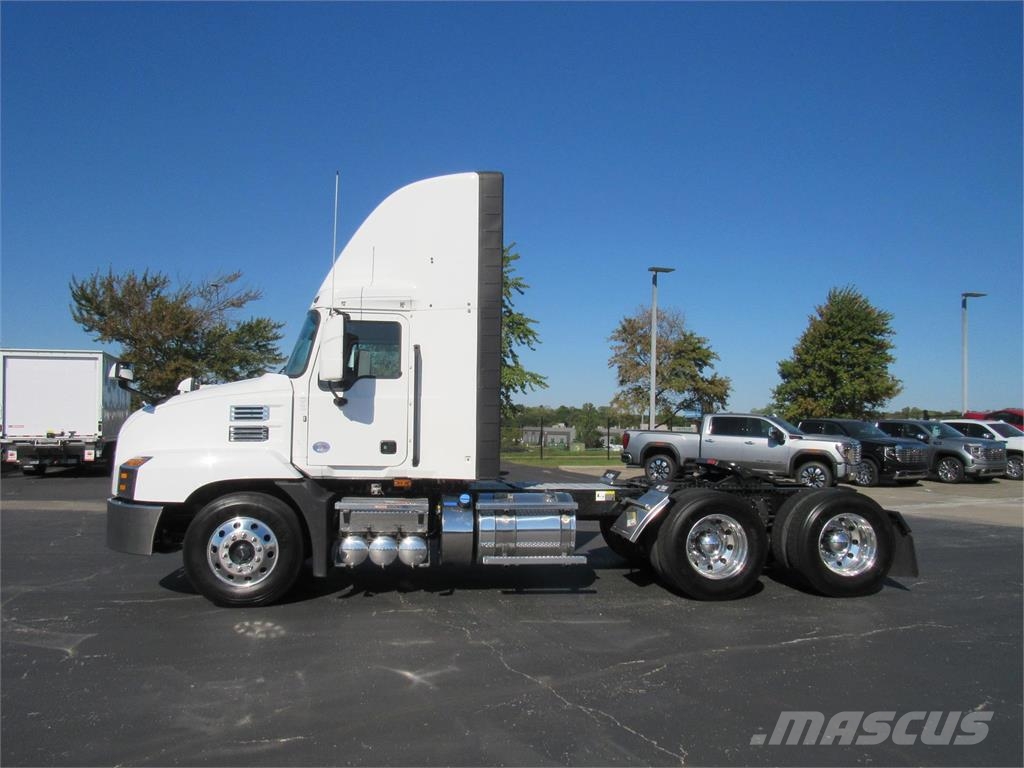 Mack AN64T DAYCAB Седельные тягачи